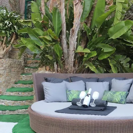 Luxury Jacuzzi & Terraces 度假居 马拉加