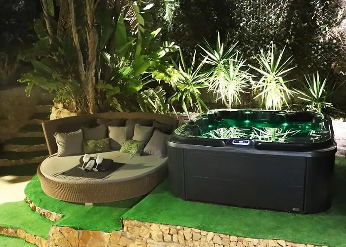 Luxury Jacuzzi & Terraces Ferienhaus *
