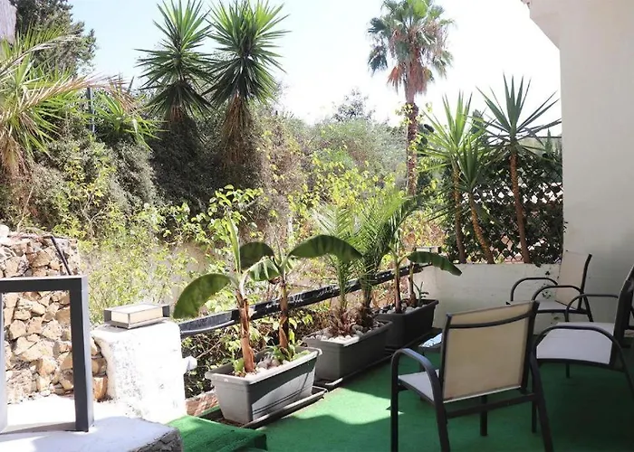 Luxury Jacuzzi & Terraces Ferienhaus